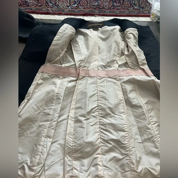 Louis Vuitton dress coat 💯 silk size 2 STUNNING - Picture 3 of 15